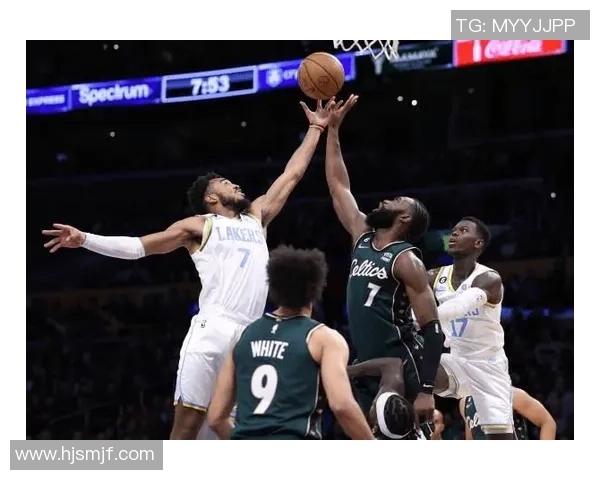 篮球战术：重庆篮球队的边路渗透体系